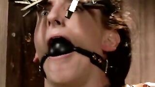 The poor girl was tied and mocked her using a vibrator