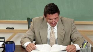 A student got a good mark thanks to the teacher's blowjob