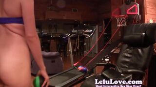 The guy licks the pussy of his girlfriend in a passionate session