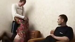 A friend of the son helped to fuck his drunk mom