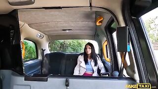 The Italian is engaged in sex directly in the car