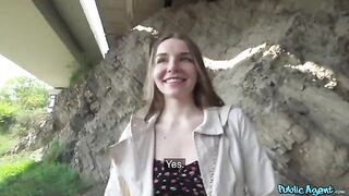 A girl agreed to have sex with me for 200 dollars on the street