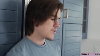A mother leaves her stepson without supervision