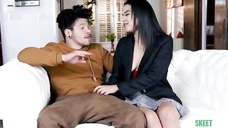 A girl in a skirt seduced me and I gave her my cock