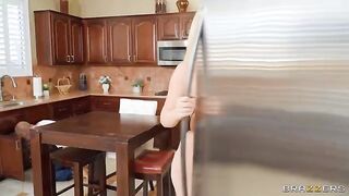 The life of a stupid blonde bimbo is played on the kitchen table