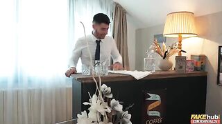 A man finished with a bang right in the mouth of the sexy woman