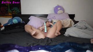 A foot fetish video with a hot teen who loves to play solo