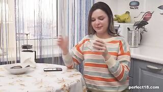 Small tits do not prevent the pussy from burning