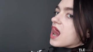 The secret of innocence of this lady