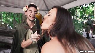 A nice picnic in public place ended with blowjob