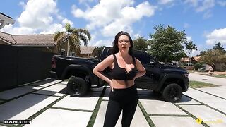 A hot chick is fucking in the garage with her boyfriend