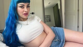 A girl with big boobs is always attractive, especially as a step sis