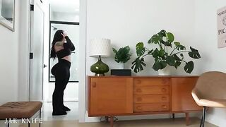 The girl with the great ass wants to feel it being fucked