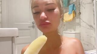 Monika Fox stuffed a banana in her ass and played with it, showcasing her daring solo performances