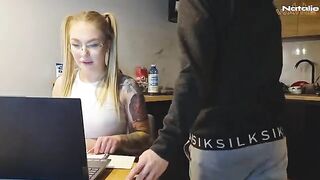 The student gets a good mark thanks to a steamy encounter