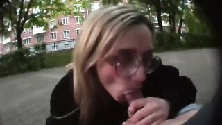A blowjob on the street with a risk of getting caught