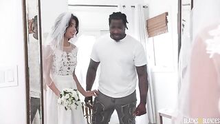The bride chose the groom by the size of his dick