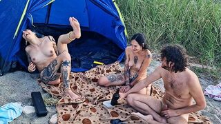 A game with a bottle ended in sex on the holiday by the sea