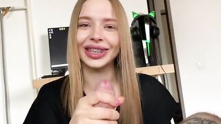 I sucked my friend's cock until he came in my mouth. A bold move!