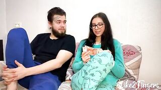 A cute girl allowed to enter her gape asshole for anal sex